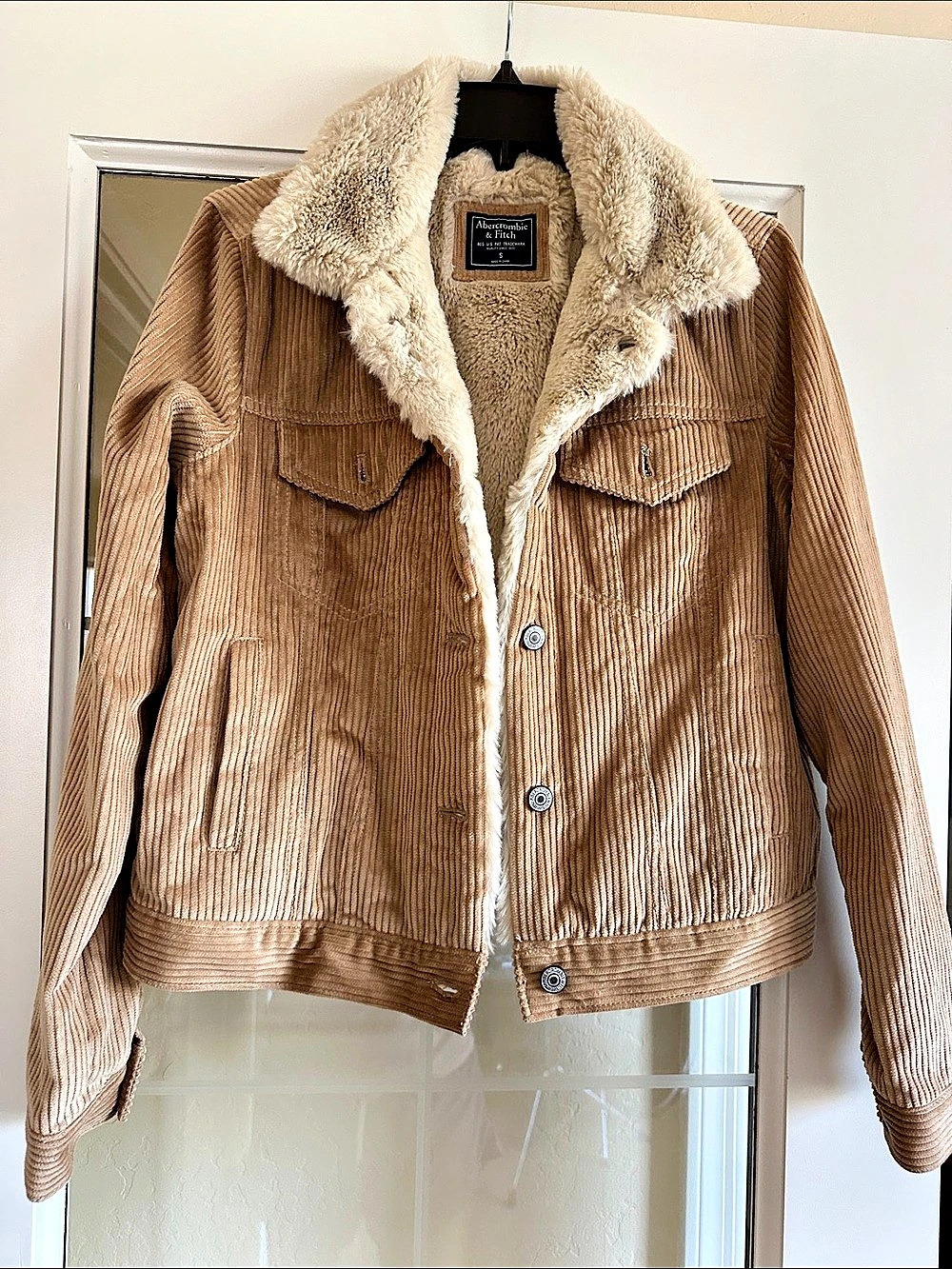 Abercrombie & Fitch Corduroy Sherpa-Lined Jacket Small Like New